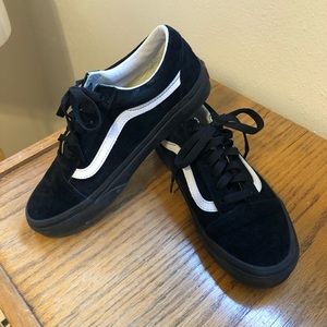 Black all suede old skool vans